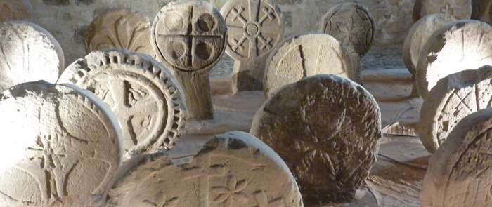Stèles au musée de Lodève 