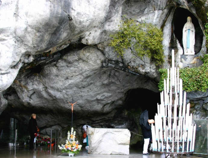 La grotte de Lourdes